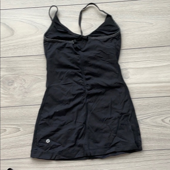 Lululemon tank with rushing size 4 - Picture 2 of 4